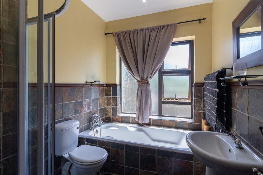 9 Bedroom Property for Sale in West Bank Eastern Cape
